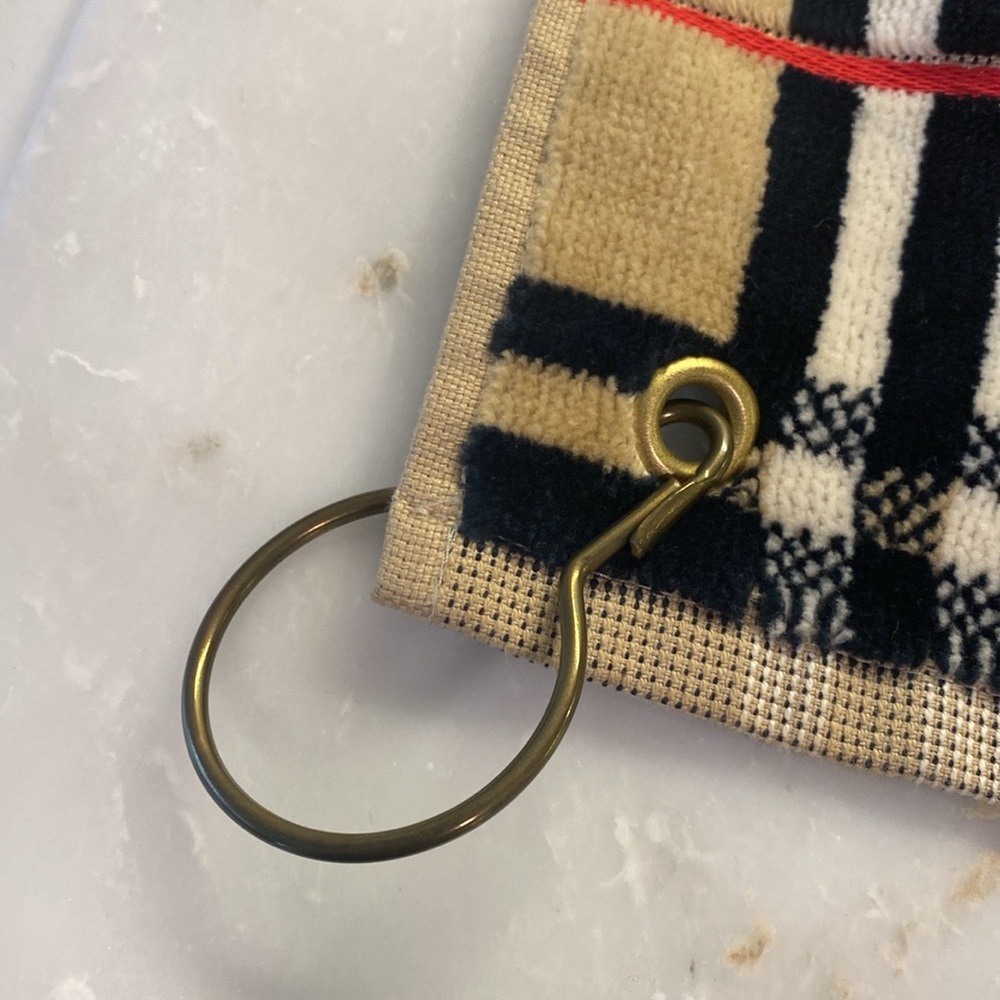 NWOT BURBERRY CLASSIC CHECK HAND TOWEL WITH METAL HOOK - Picture 2 of 2